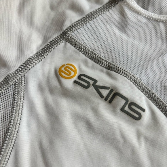 Skins Women’s Compression Long Sleeved Top - size S - Picture 3 of 8